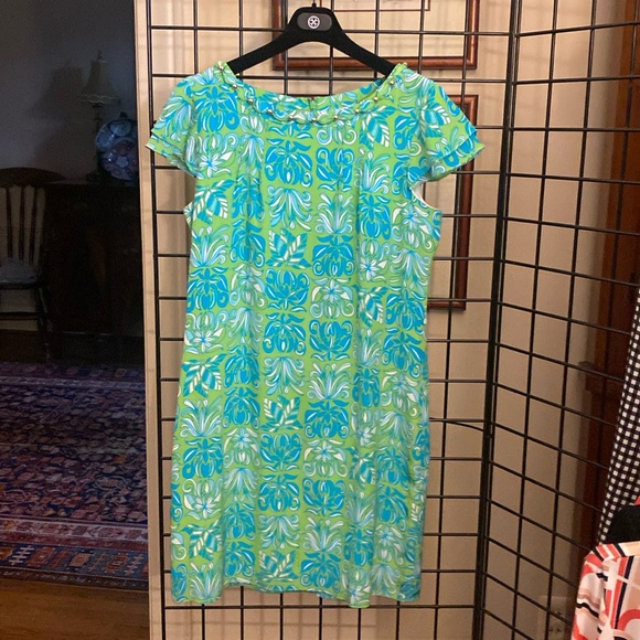 Lilly Pulitzer Dresses & Skirts - Lilly Pulitzer silk dress.  Gorgeous colors for Spring! Easy size 10 fit.